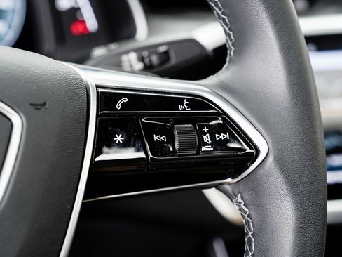 Certified 2025 Audi A6 Premium Plus w/ Premium Plus Package image 13