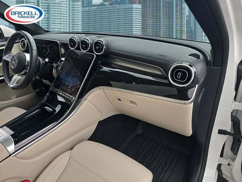 Used 2023 Mercedes-Benz GLC 300 image 5