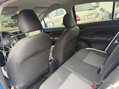 Used 2021 Nissan Versa SV FWD image 11