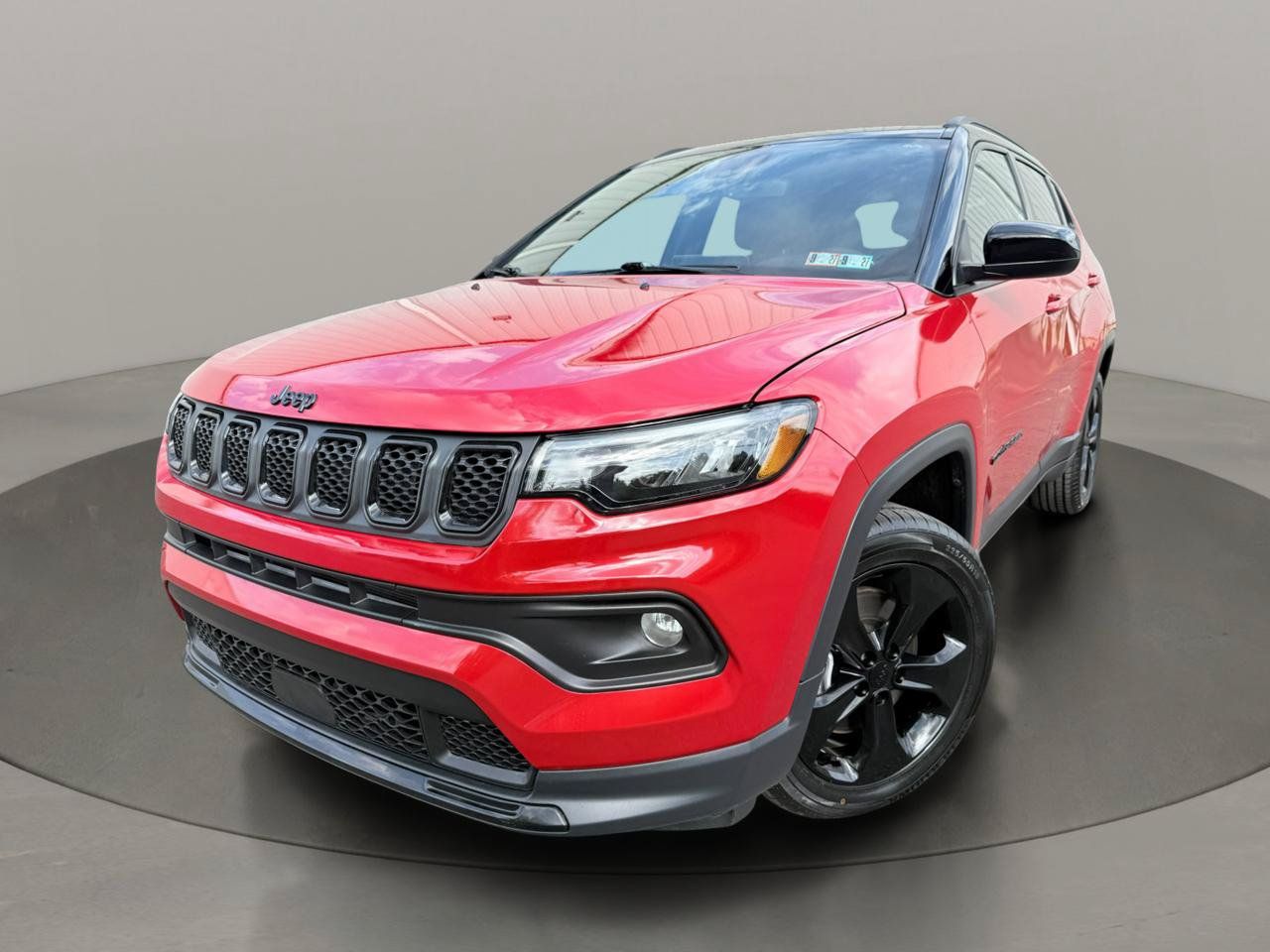 Used 2024 Jeep Compass Latitude w/ Convenience Group AWD/4WD image 1