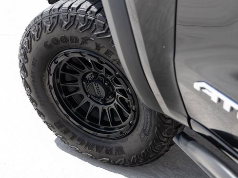 Used 2024 GMC Canyon AT4X AWD/4WD image 14