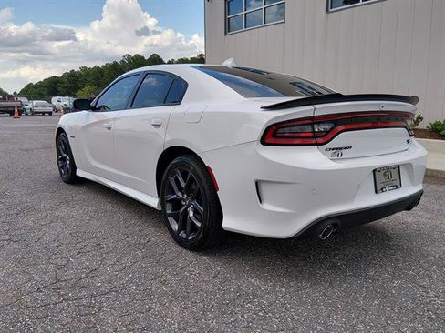 Used 2022 Dodge Charger R/T w/ Plus Group RWD image 5