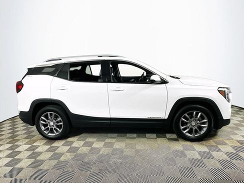 Used 2024 GMC Terrain SLT FWD image 2