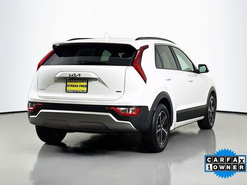 Used 2023 Kia Niro EX image 7