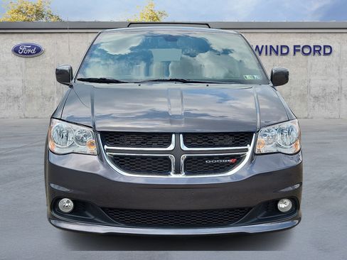 Used 2020 Dodge Grand Caravan SXT FWD image 2