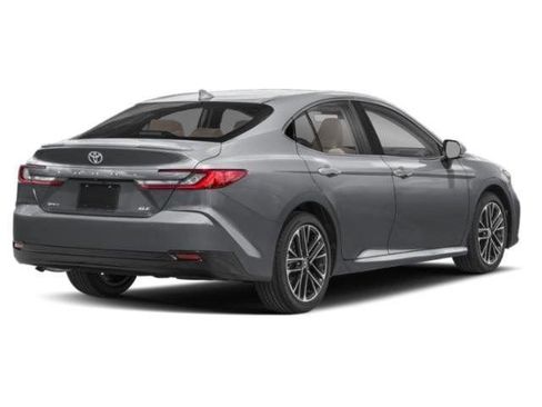Used 2026 Toyota Camry XLE AWD/4WD image 2