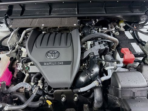 Certified 2023 Toyota Highlander L image 29