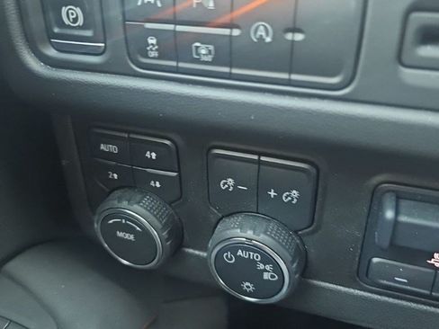 Used 2024 Chevrolet Tahoe RST w/ Luxury Package AWD/4WD image 12
