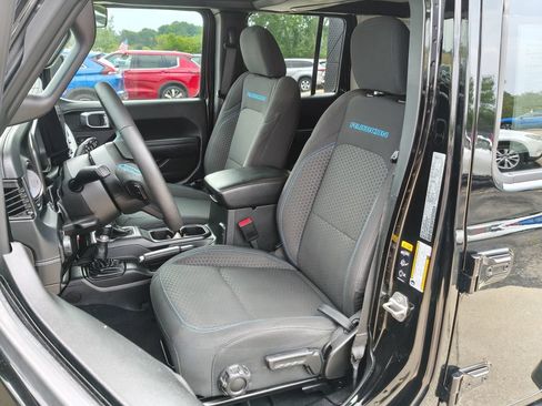 Used 2024 Jeep Wrangler Unlimited Rubicon 4xe w/ Convenience Group AWD/4WD image 2