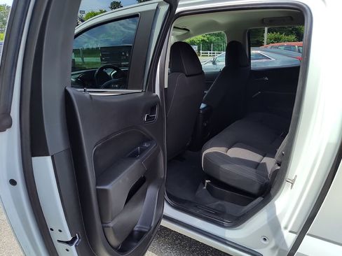 Used 2019 Chevrolet Colorado LT AWD/4WD image 14