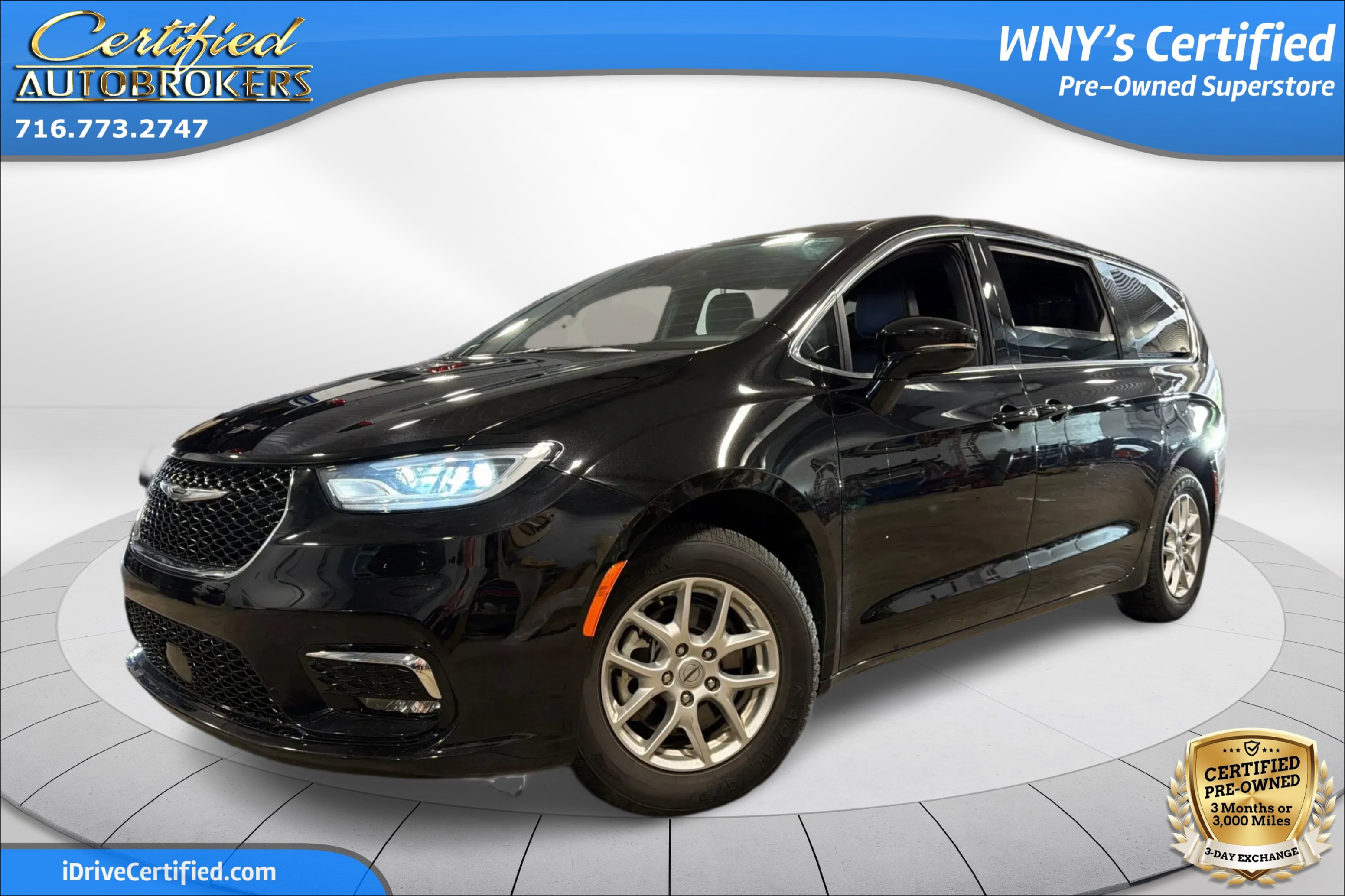 Used 2025 Chrysler Pacifica Select FWD image 1