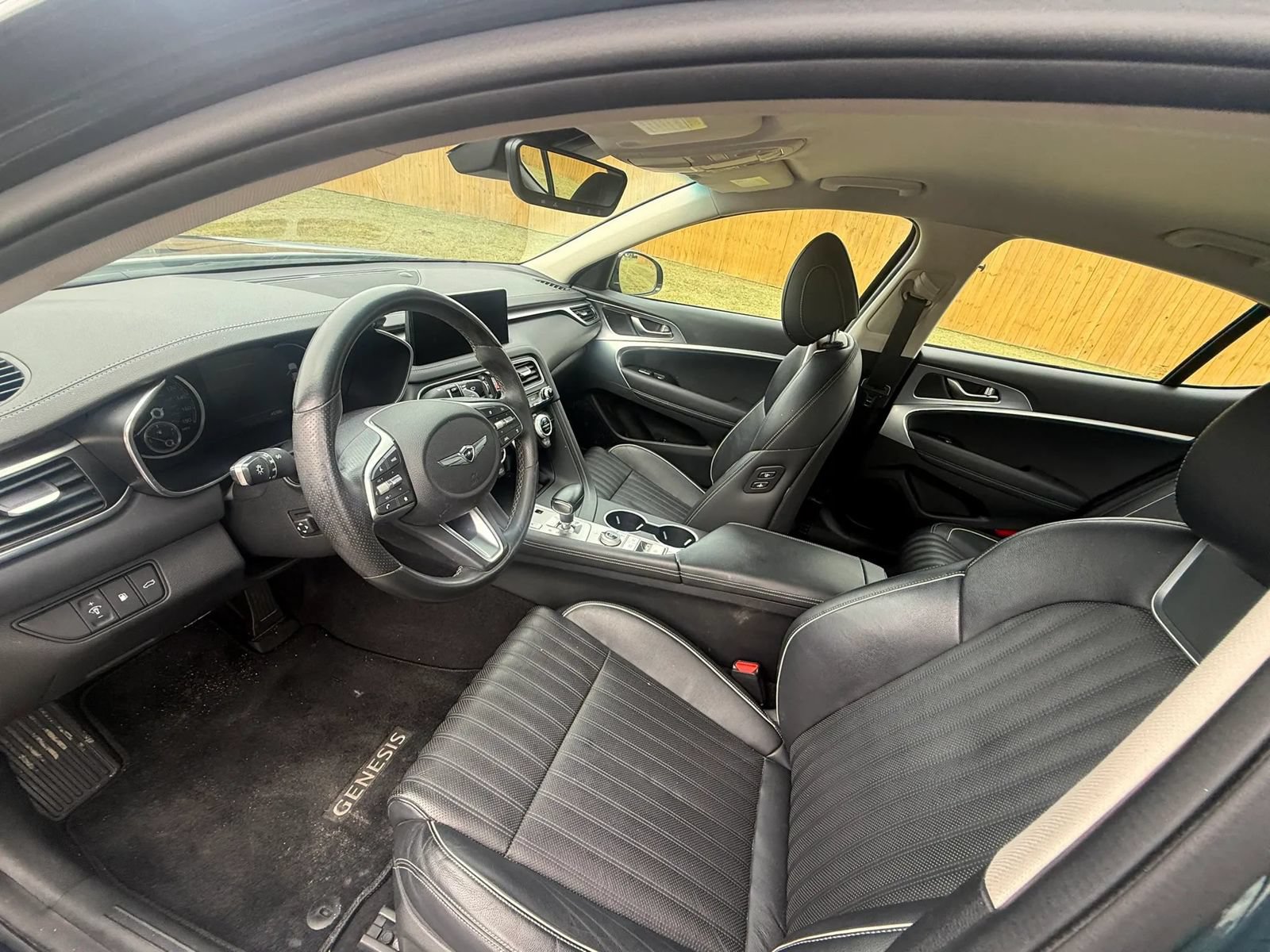 Used 2022 Genesis G70 3.3T RWD image 17