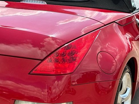 Used 2006 Nissan 350Z Grand Touring RWD image 25