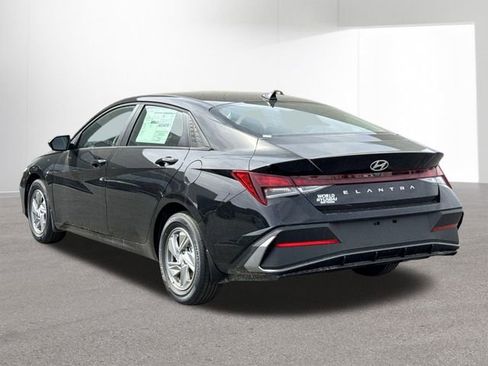 New 2026 Hyundai Elantra SE FWD image 30