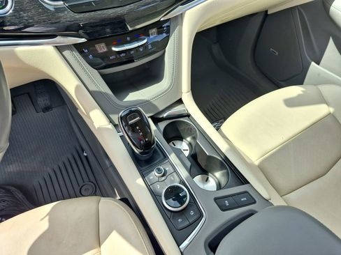 Used 2020 Cadillac XT6 Premium Luxury AWD/4WD image 15
