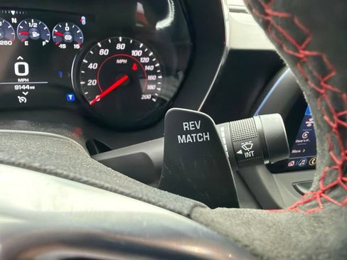 Used 2022 Chevrolet Camaro ZL1 RWD image 27