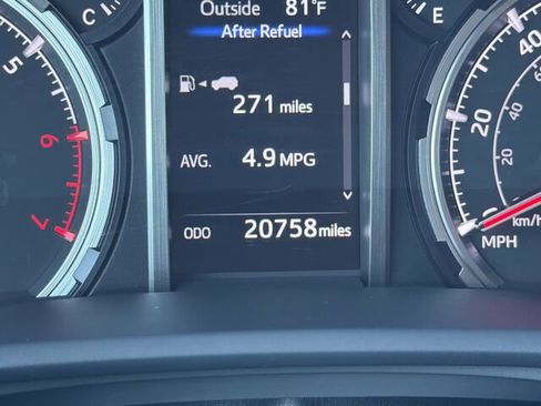 Used 2023 Toyota 4Runner TRD Off-Road Premium w/ Off Road Premium Plus Package AWD/4WD image 31
