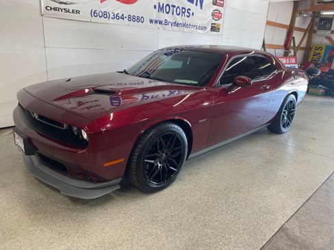 Used 2018 Dodge Challenger R/T image 6