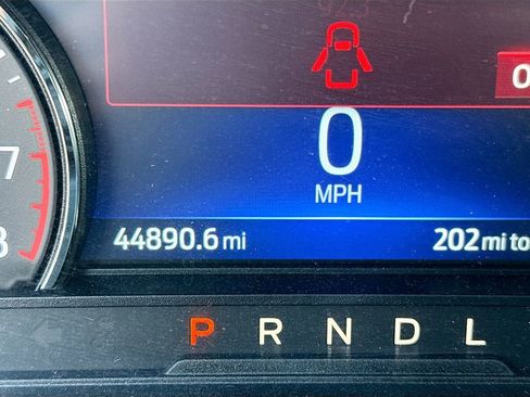 Used 2022 Ford Explorer XLT image 30