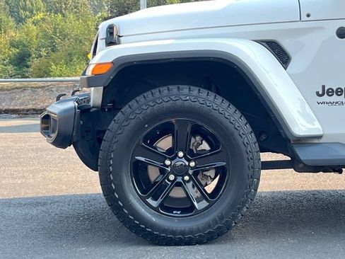 Used 2020 Jeep Wrangler Unlimited Sahara AWD/4WD image 7