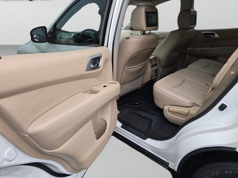 Used 2016 Nissan Pathfinder Platinum AWD/4WD image 27