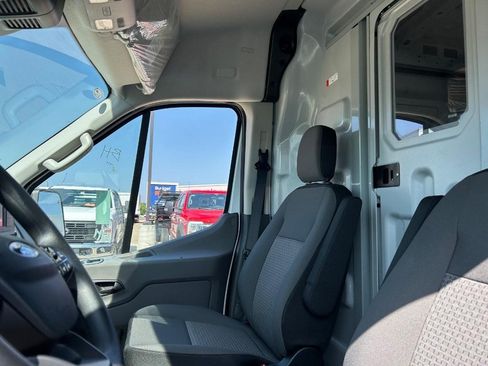 New 2025 Ford Transit 250 148 Medium Roof RWD image 7