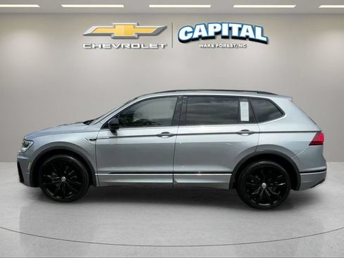 Used 2021 Volkswagen Tiguan SE R-Line FWD image 2