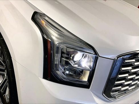 Used 2019 GMC Yukon Denali image 25