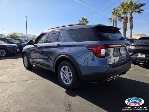 New 2026 Ford Explorer Active w/ Active Comfort Package image 3