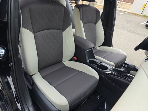 Used 2025 Toyota Corolla LE image 16