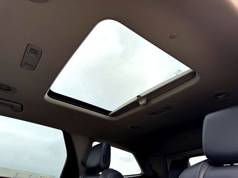 Used 2018 Buick Enclave Premium FWD image 18