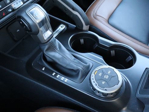 Used 2024 Ford Bronco Outer Banks image 18