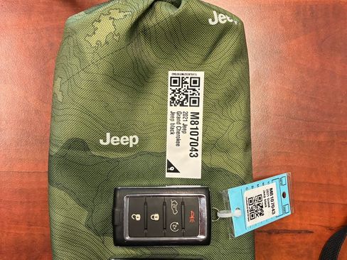 Used 2021 Jeep Grand Cherokee L Summit AWD/4WD image 24