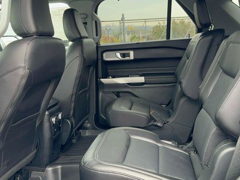 Used 2021 Ford Explorer Limited w/ Equipment Group 301A image 28