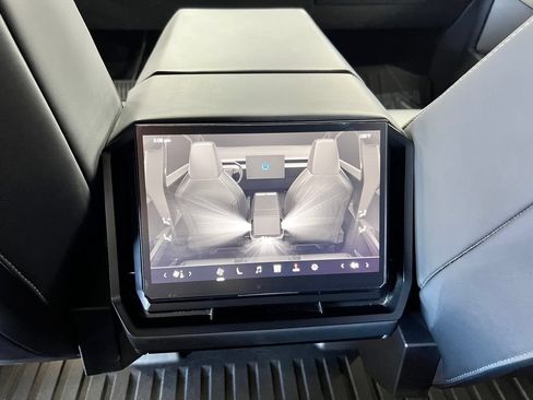 Used 2024 Tesla Cybertruck Cyberbeast AWD/4WD image 22