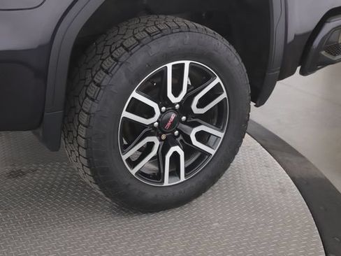 Used 2022 GMC Sierra 1500 AT4 w/ AT4 Preferred Package AWD/4WD image 14