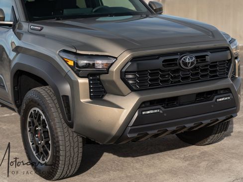 Used 2025 Toyota Tacoma TRD Off-Road image 11