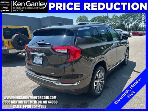 Used 2024 GMC Terrain Denali AWD/4WD image 9