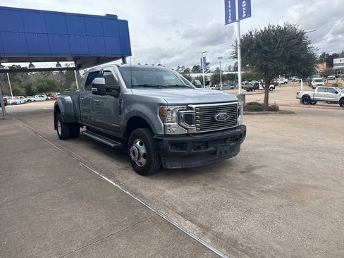 Used 2022 Ford F350 Lariat w/ Lariat Value Package image 2