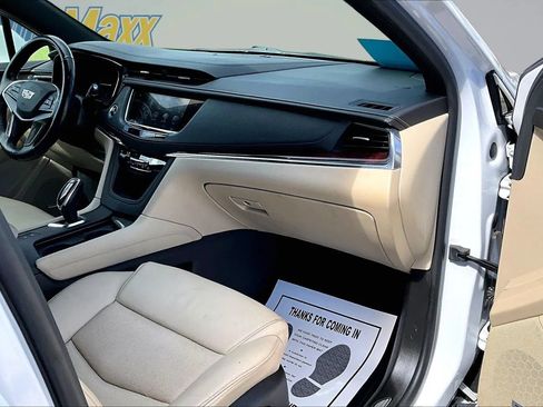 Used 2018 Cadillac XT5 Luxury w/ Driver Awareness Package AWD/4WD image 31