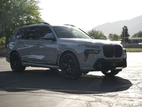 Used 2024 BMW X7 xDrive40i w/ Executive Package AWD/4WD image 7