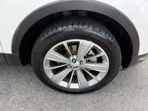 Used 2018 Ford Explorer Limited w/ Equipment Group 301A AWD/4WD image 46