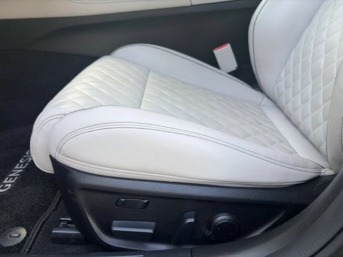 Used 2023 Genesis G70 3.3T w/ Sport Prestige Package RWD image 14