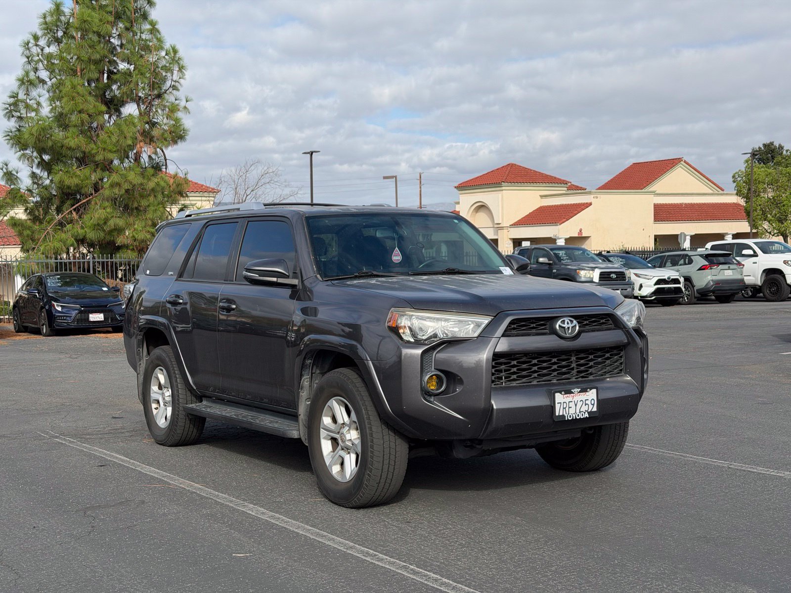 Used 2016 Toyota 4Runner SR5 Premium AWD/4WD image 2
