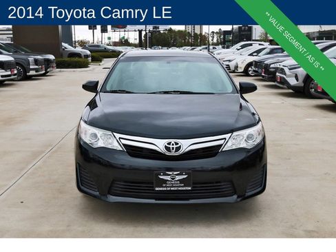 Used 2014 Toyota Camry LE image 2