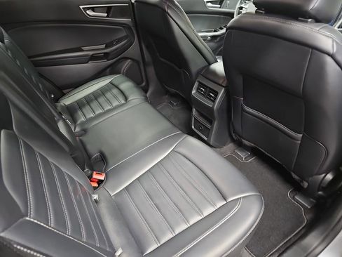 Used 2024 Ford Edge SEL image 11