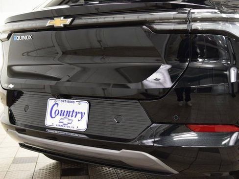 New 2026 Chevrolet Equinox EV LT w/ Convenience Package II FWD image 21