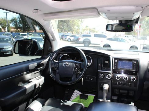 Used 2019 Toyota Sequoia TRD Sport AWD/4WD image 25