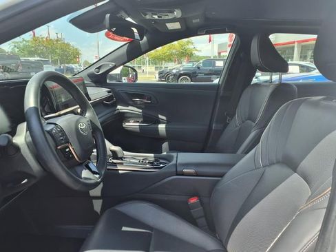 Used 2024 Toyota Crown Limited w/ Advanced Technology Package image 5