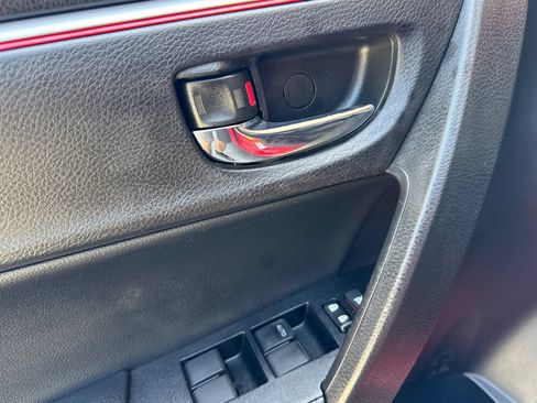 Used 2016 Toyota Corolla S Special Edition FWD image 12
